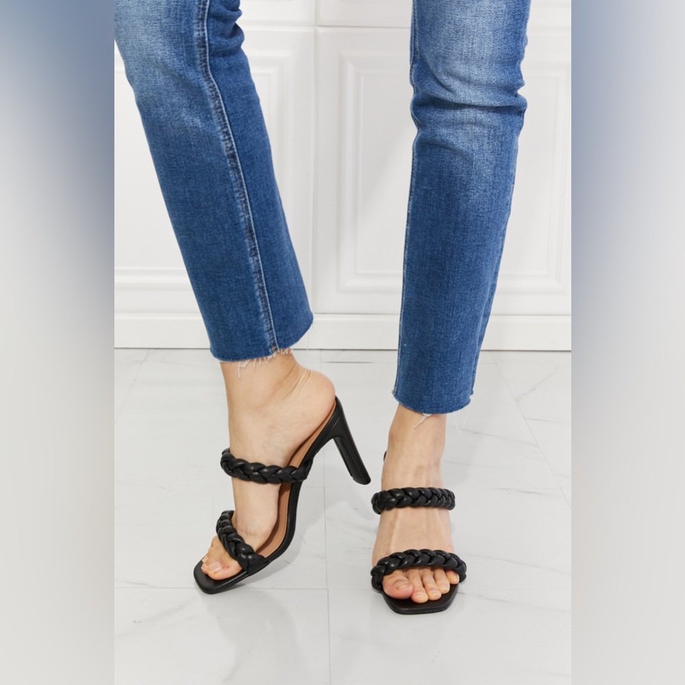 MMShoes In Love Double Braided Block Heel Sandal in Black